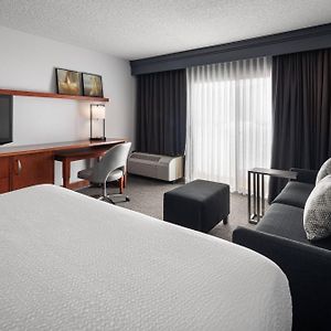 Courtyard By Marriott Pleasanton